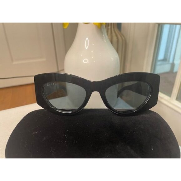 Gucci Accessories - THIS ITEM SOLD Silver Lining: Rare Gucci Cat-Eye Sunglasses with Iconic Edge